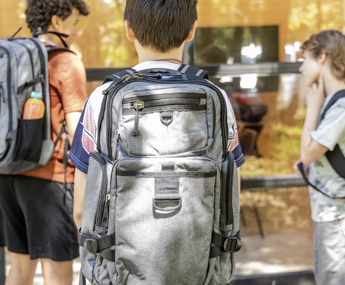 TechProducts360's tweet image. Meet the Ruck Pack 2.0 - With a light blue interior, tons of pockets, an insulated bottle holder, and a suspended laptop sleeve (fits up to 16&quot;), it’s the backpack that keeps up. Grab yours today! techproducts360.com/products/ruck-…

 #GearUp #RuckPack20 #EverydayCarry