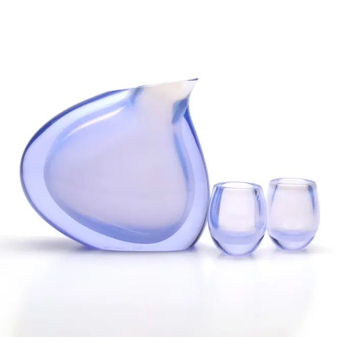 pmaCraftShow's tweet photo. "Each piece begins as molten glass using Venetian glass blowing techniques. the works are then further refined through a series of cutting, grinding, and polishing processes." -Marc Carmen

https://t.co/L9PPoxLMVO

#GlassArt #Glass #ContemporaryArt #PMACraftShow https://t.co/246y89m2zB