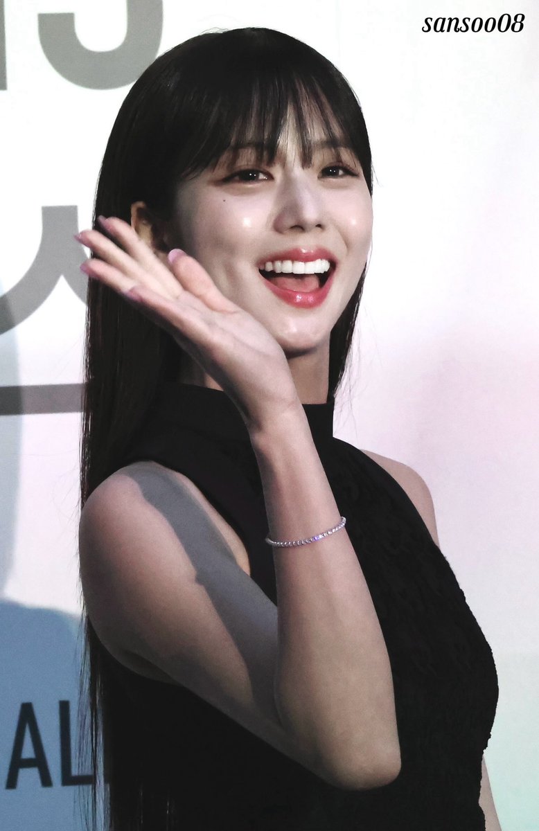 sansoo08's tweet photo. 250418 
JISOO AT DIOR DREAMS SEOUL
🐰💋
#JISOOxDiorDesignerOfDreams 
#JISOO #지수 @officialBLISSOO https://t.co/jBJpfApEUp
