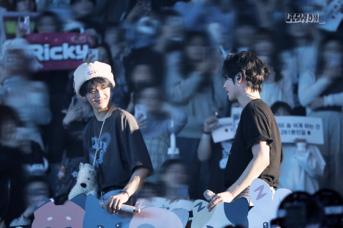 250418

#RICKY #리키 #김규빈 #제로베이스원 #ZEROBASEONE #Shimkongz #심콩즈