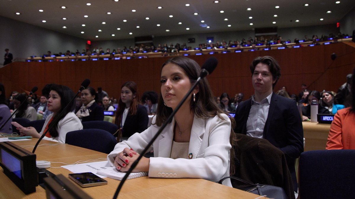 pnudfr's tweet photo. Les jeunes sont les architectes du monde de demain.

Ces 5⃣ jeunes leaders de #Génération17, notre initiative avec @SamsungMobile, ont participé au Forum #ECOSOCYouth au siège de l'@ONU_fr, à New York, pour parler de leur engagement en faveur des #ObjectifsMondiaux. https://t.co/8thO0AS1Iy