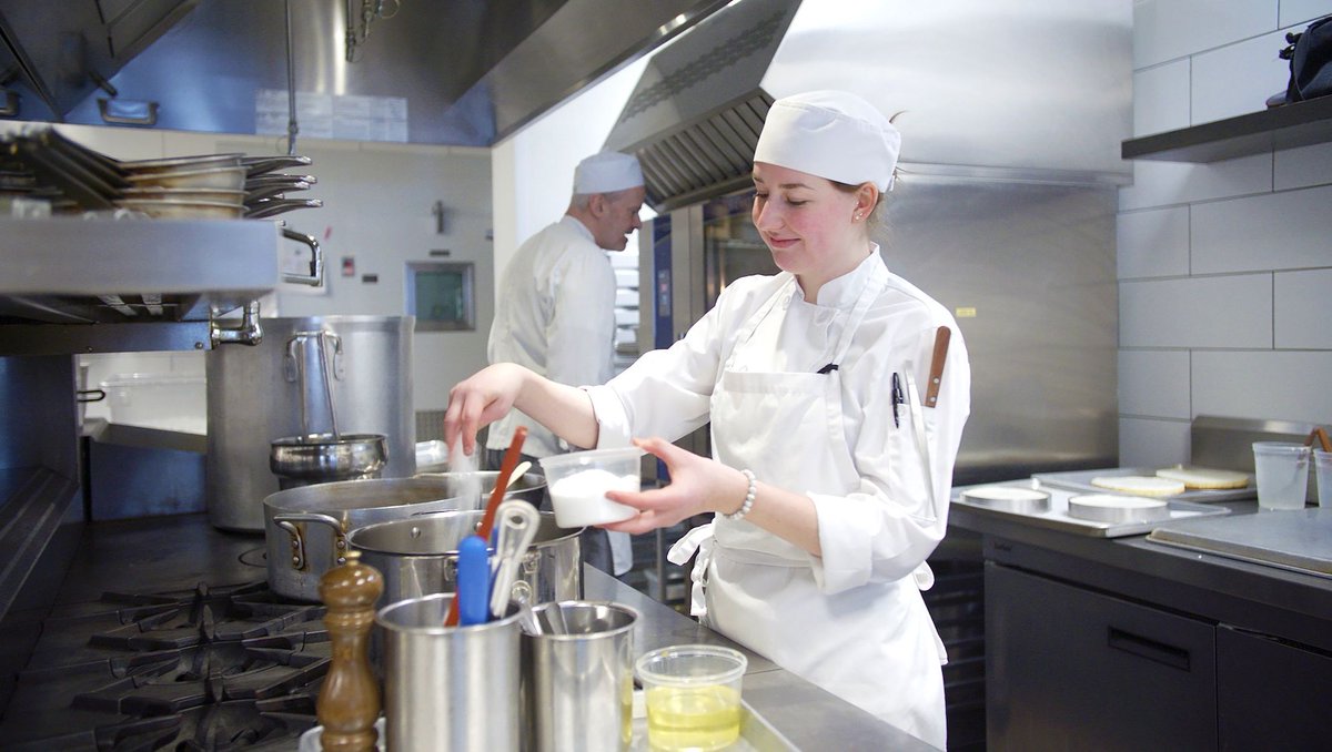 Check out new culinary employment opportunities on our Job Board:
stratfordchef.com/job-board/

#culinaryjobs #culinarychool #stratfordchefsschool #jobboard