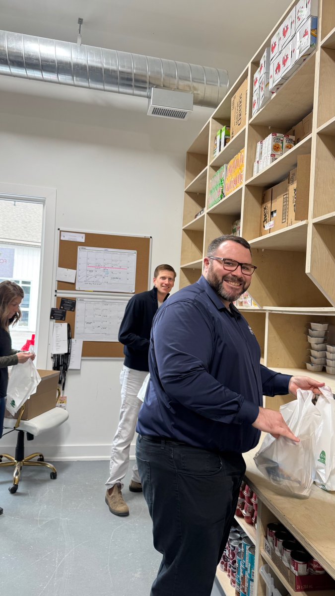 truenorthlog's tweet image. Recently, we had the pleasure of helping the amazing volunteers of Food4Kids Muskoka pack 350 bags for children in need. Want to make a difference too? Visit food4kidsmuskoka.ca to see how you can help.

#Food4KidsMuskoka #WeekendsWithoutHunger #CommunitySupport #Food4Kids