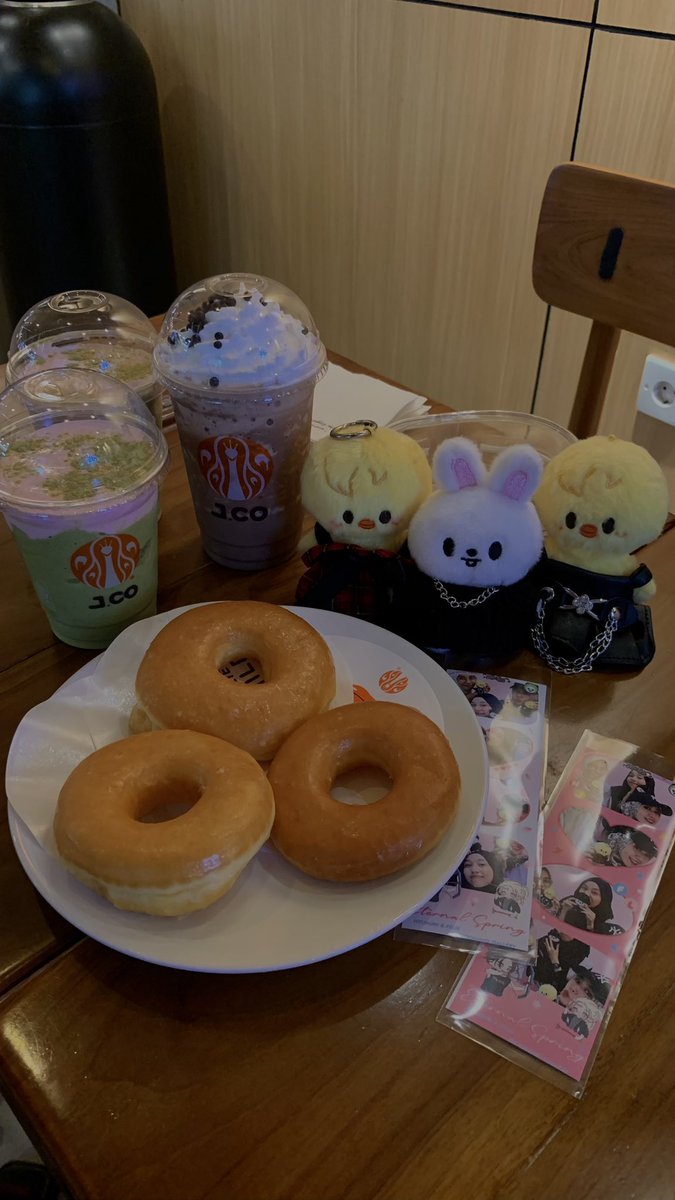 sonja_xoxoxo's tweet photo. Ming ming mainnya ama igel dan bbokalinya onty dini duluuu, soalnya bebeb jinnie belom nyampe 🤣 

Nanti adain lagi yaaa cafe n frame hyunlix 
💙🐈‍⬛🥟🌸🌞

@HFeternalspring #EternalSpringHF #hyunlix https://t.co/3rsHSuwFSF