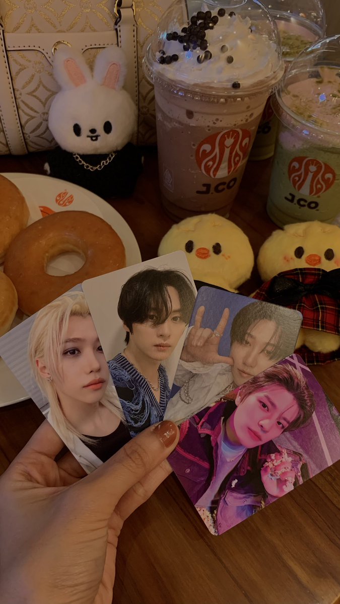sonja_xoxoxo's tweet photo. Ming ming mainnya ama igel dan bbokalinya onty dini duluuu, soalnya bebeb jinnie belom nyampe 🤣 

Nanti adain lagi yaaa cafe n frame hyunlix 
💙🐈‍⬛🥟🌸🌞

@HFeternalspring #EternalSpringHF #hyunlix https://t.co/3rsHSuwFSF