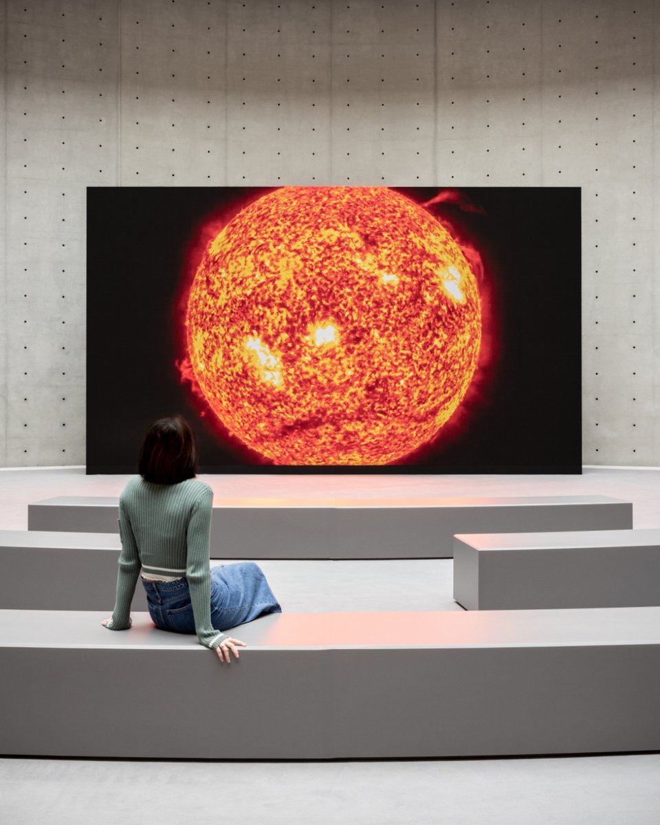 Il vostro ponte tra Venezia e Parigi.

Palazzo Grassi e Punta della Dogana a Venezia, con i progetti inediti di #TatianaTrouvé e #ThomasSchütte e @BoursedeCommerce a Parigi con la grande collettiva #Corpsetâmes, vi aspettano per un lungo weekend!

Pronti ad imbarcarvi?