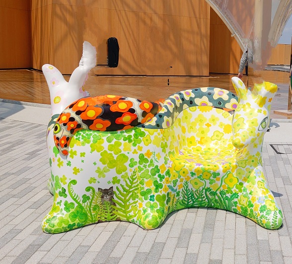 万博の かわいいアート 東ゲート 大阪ヘルスケアパビリオンの前にある
