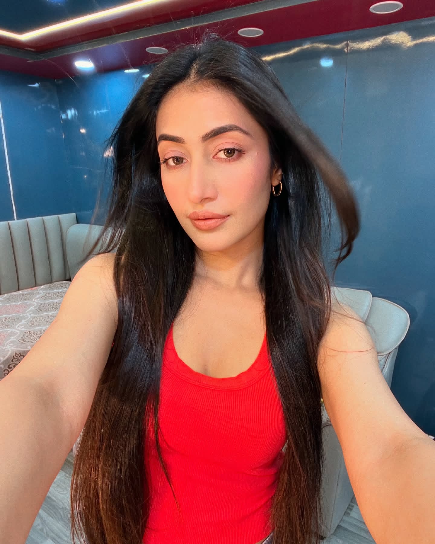 Go0qS2YaAAAELlS?format=jpg&name=large