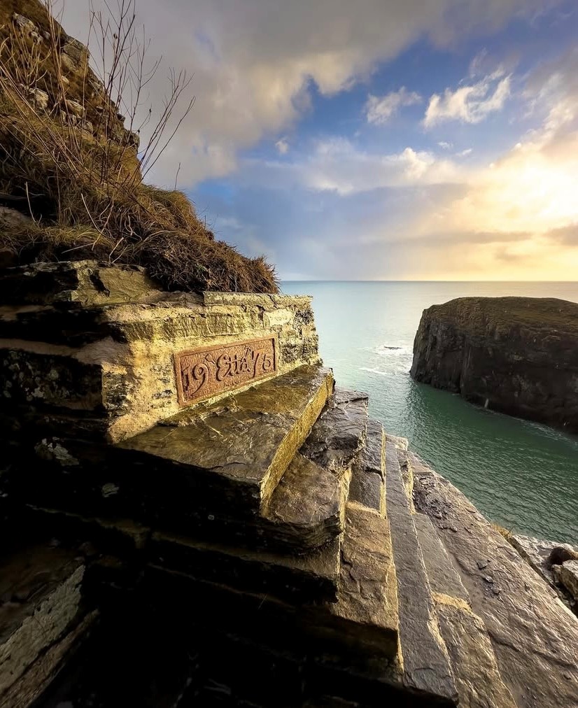 Save this for your NC500 trip! 🌊⛰️

Whaligoe Steps is a dramatic man-made stairway of around 365 steps, leading down to a historic fishing harbour 🎣 Although the climb back up can be a bit challenging, the views along the way make every step worth it.

📸ow.ly/y2W950VCRSu