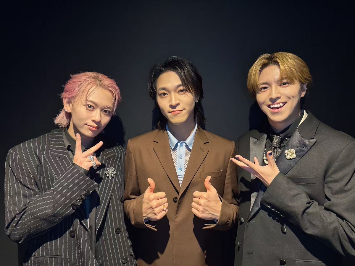 2025微博文化交流ナイト✨
司会をご一緒させて頂き沢山サポートして頂いた恵俊彰さん！
授賞式でご一緒だった岩井俊二さん <a href="/sindyeye/">iwai Shunji 岩井俊二</a> 
EXILE AKIRAさん <a href="/EXILE_AKIRA_LDH/">EXILE AKIRA</a> 
超特急のシューヤさん、タカシさん📸 <a href="/sd_bt/">超特急 OFFICIAL</a> 

#２０２５微博文化交流ナイト