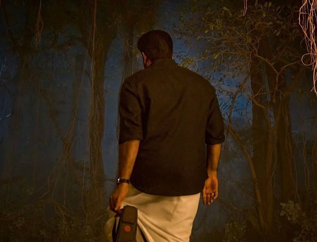 JiShNu_2255's tweet photo. @VRFridayMatinee Yes its difficult for a malayalam Film not for a MOHANLAL MOVIE 🔥 https://t.co/N67n770hFv