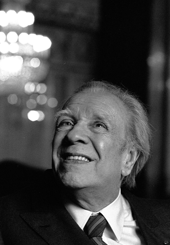 DifusionBorges's tweet photo. “El arte no debe estar al servicio de la política. Hablar de arte comprometido es como hablar de geometría vegetariana o de artillería liberal o de repostería endecasílaba”
Borges https://t.co/ZttOT0x7eG