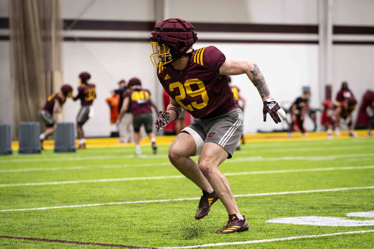 ElijahGord0n's tweet photo. Last spring ball✅
Fall Finale🔜 https://t.co/Ac3kETOD13
