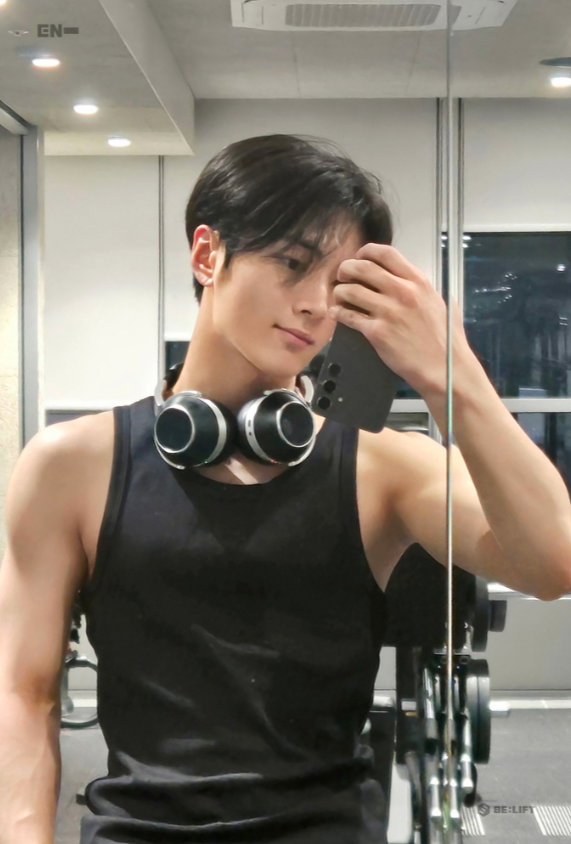 AboutMusicYT's tweet photo. ENHYPEN's Jay at the gym. https://t.co/zFdgx7Ss38