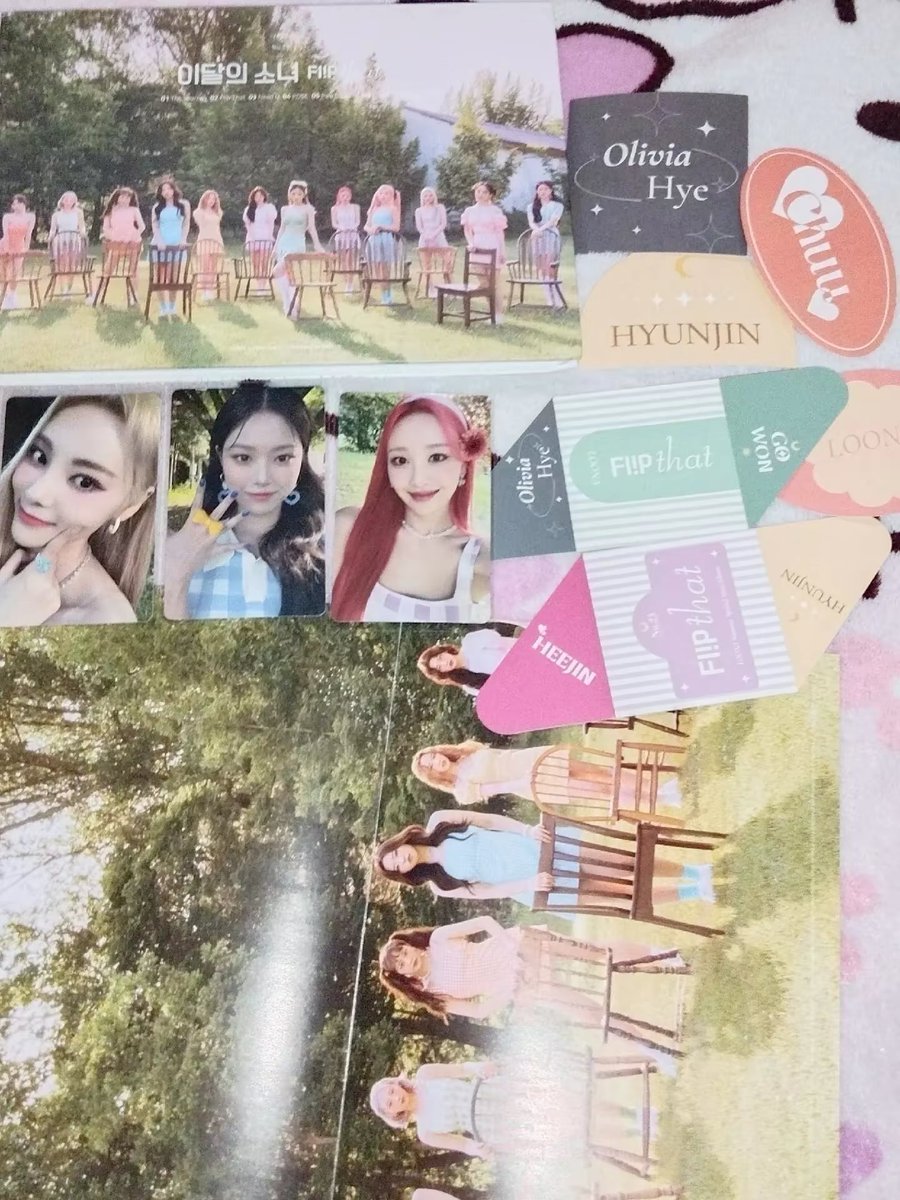 jiwoomoo's tweet photo. Selling my loona merch all in for 2500- still negotiable
RFS: Decluttering, looking for someone na maga-adopt.

Will also give official pocas as freebies ☺️
Kindly send me direct message for more details, thank you!

#KpopMerch #loonatheworld #loona #idalso #kpopfyp https://t.co/L6SwWaU65w