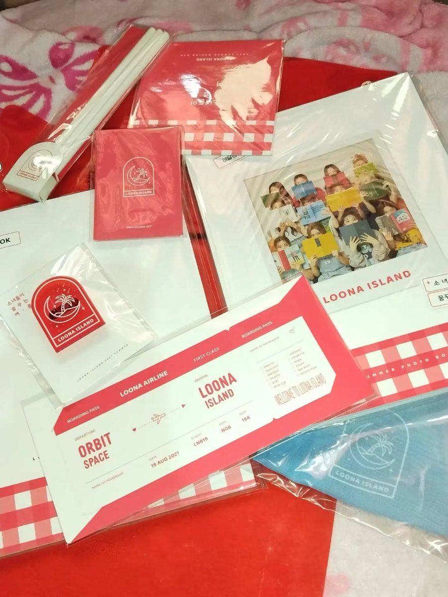 jiwoomoo's tweet photo. Selling my loona merch all in for 2500- still negotiable
RFS: Decluttering, looking for someone na maga-adopt.

Will also give official pocas as freebies ☺️
Kindly send me direct message for more details, thank you!

#KpopMerch #loonatheworld #loona #idalso #kpopfyp https://t.co/L6SwWaU65w