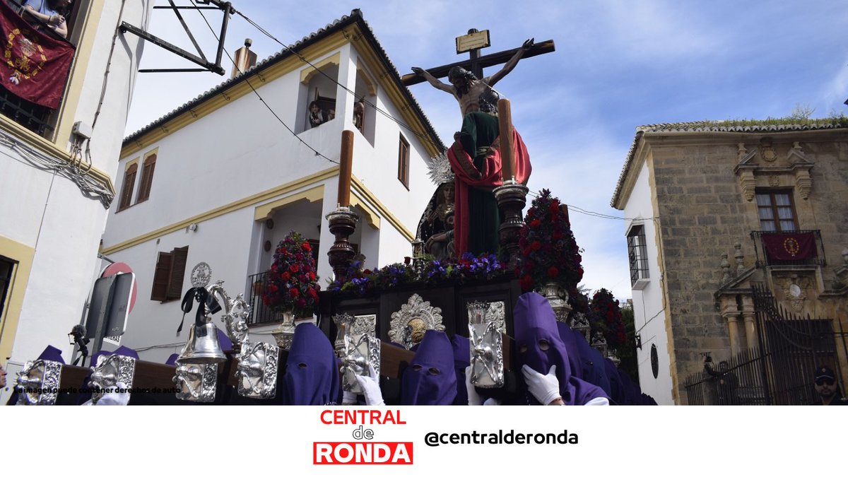 centralderonda's tweet photo. ✝️| Las Angustias realizan estación de penitencia en un soleado Viernes Santo https://t.co/6F46WkG3Rc