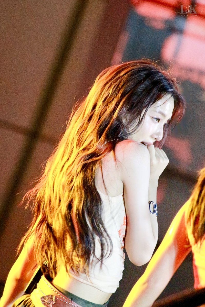 โจริญอย่าทำแบบนี้มันจะมีคนตา

#FWDTHx4EVE
#Jorin4EVE