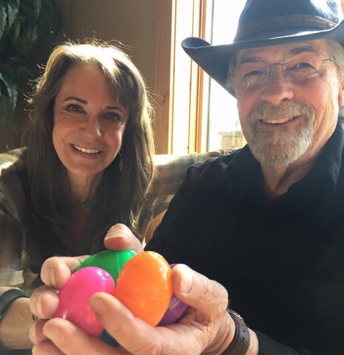 JessWaltonYR's tweet photo. Sweet Easter memories with my husband John ♥️ https://t.co/voFqW44T9h