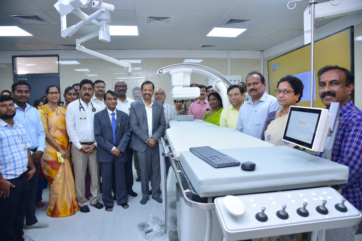 SajjanarVC's tweet image. *తార్నాక టీజీఎస్ఆర్టీసీ ఆసుపత్రిలో క్యాథ్ ల్యాబ్ సేవలు*
*ఉద్యోగులకు అందుబాటులోకి 12 బెడ్ల ఎమర్జెన్సీ కేర్ యూనిట్*
*ప్రారంభించిన టీజీఎస్ఆర్టీసీ ఎండీ వీసీ సజ్జనర్*
తార్నాకలోని టీజీఎస్ఆర్టీసీ ఆసుపత్రిలో గుండె జబ్బులకు సంబంధించిన క్యాథ్ ల్యాబ్ సేవలు అందుబాటులోకి వ…