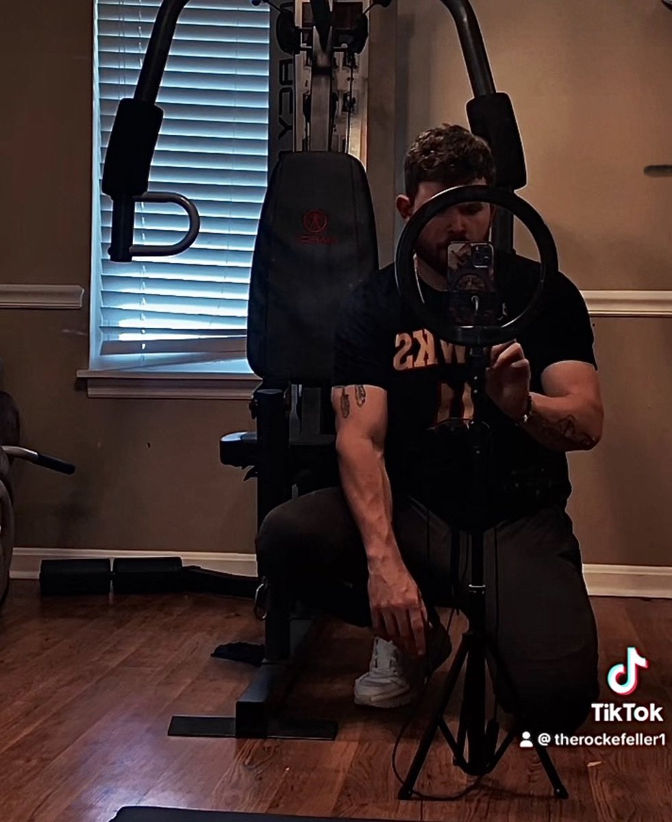 therockefeller1's tweet photo. They like the veins in my arms the story in my hurt. https://t.co/yv1w9GVEbG
