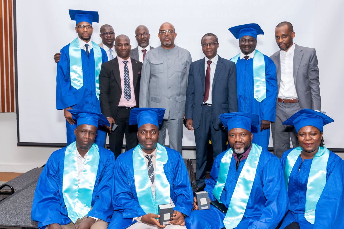 𝐕𝐢𝐬𝐭𝐚 𝐆𝐮𝐢 𝐟𝐞́𝐥𝐢𝐜𝐢𝐭𝐞 𝐜𝐡𝐚𝐥𝐞𝐮𝐫𝐞𝐮𝐬𝐞𝐦𝐞𝐧𝐭 𝐥𝐞𝐬 𝐝𝐢𝐩𝐥𝐨̂𝐦𝐞́𝐬 𝐈𝐓𝐁 𝟐𝟎𝟐𝟓 !

#VistaGui #FiertéInstitutionnelle #DiplômésITB #InvestirDansLesTalents #LeadershipBancaire #ExcellenceEnAction