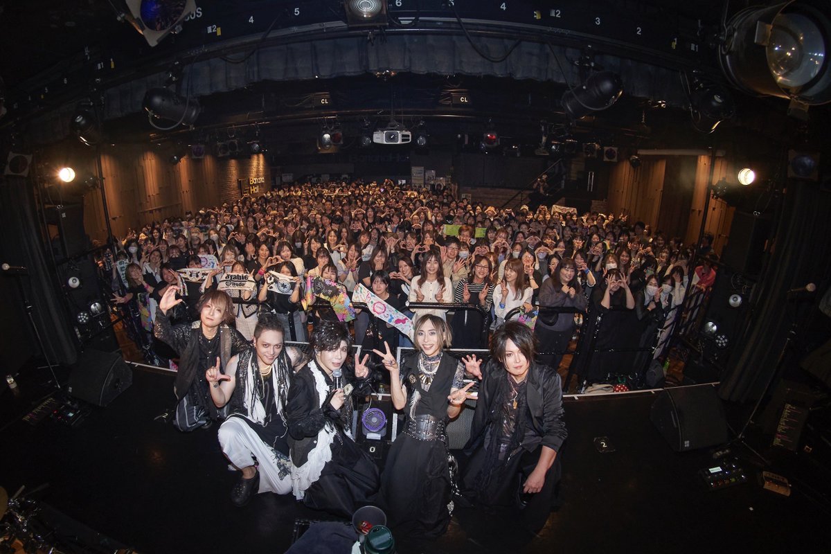 ayabie20th's tweet photo. #彩冷える「五片の忘れ雪」ツアー初日

大阪BananaHall

どうもありがとうございました！ https://t.co/kAFmUKdhfK