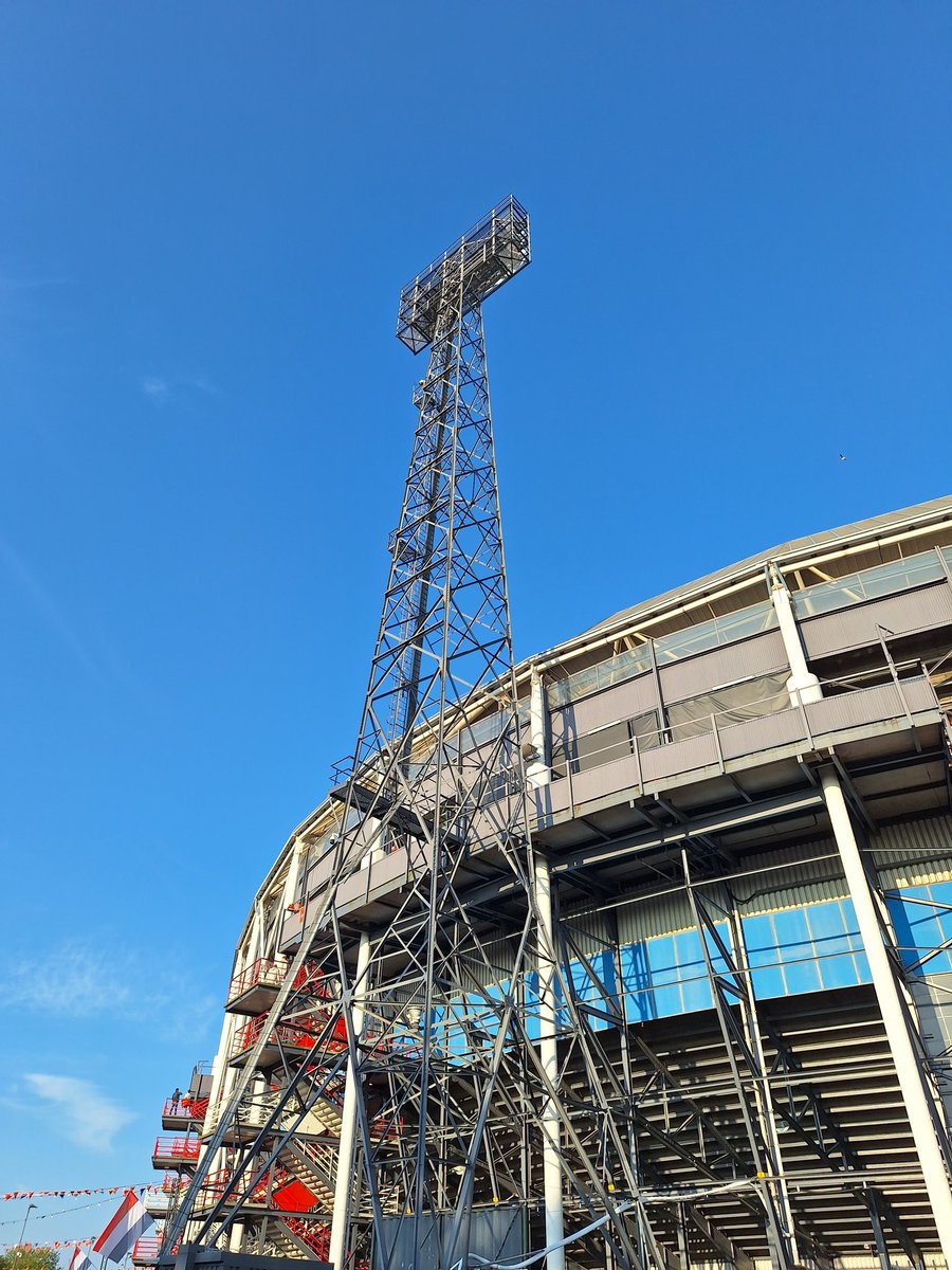 #floodlightfriday <a href="/DeKuip/">Stadion Feijenoord</a> <a href="/Feyenoord/">Feyenoord Rotterdam</a>