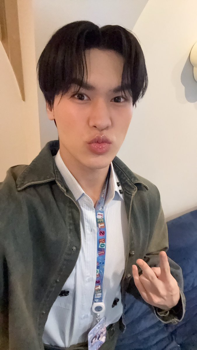 วันนี่โบสนุกมากเลยค้าบบบ ขอบคุณทาง MizuMi ด้วยนะคั้บบบ
#MizuMixDICE_LIVE
#LIVEหน้าไหนก็ใสไร้สิว