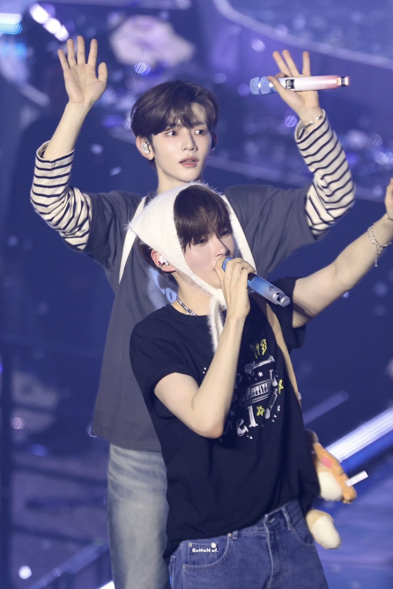 𝑩𝒖𝒕𝒕𝒐𝒏 𝐨𝐟 tweet media