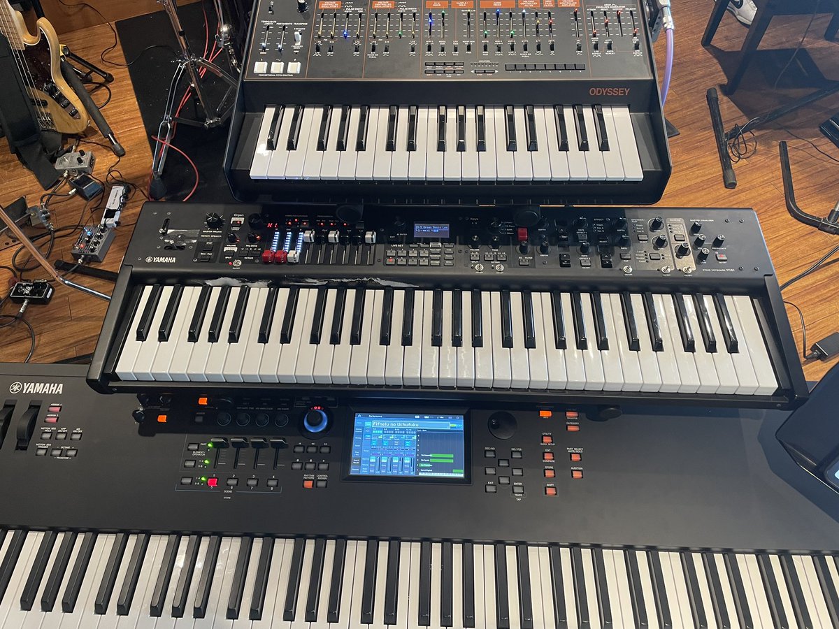 Tatsuya08232's tweet image. リハ3日目！
今日のセッティングは…
・BEHRINGER Odyssey
・YAMAHA YC61
　└Leslie 2103 mk2
・YAMAHA MODX8+

今日から、以前使用していたRoland FANTOM-08を、もう1人のキーボーディストに使っていただいてます☺️

 #Musician  #Keyboardist  #KeyboardPlayer  #Composer  #Arranger…