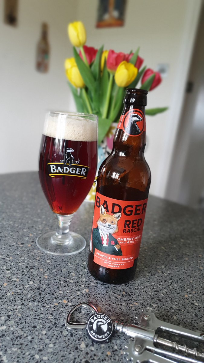 Drop of Badger's Cherry Mild ..
<a href="/Badgerales/">Badger Beers</a> #BankHolidayBeer 🦡🍻