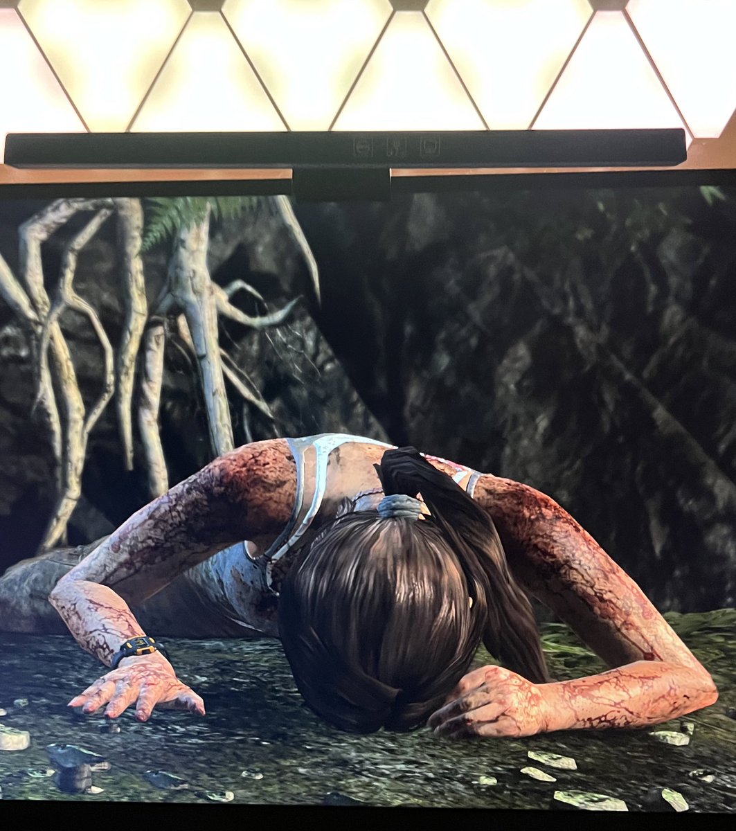 cadyoa's tweet photo. Lara croft is that girl https://t.co/hHGI6tpVlo