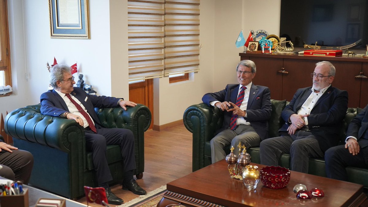 zaferpartisi's tweet photo. Kutlu Parti Genel Başkanı Sayın Prof. Dr. Yusuf Halaçoğlu, Genel Merkezimizi ziyaret ederek Genel Başkan Vekilimiz Sayın Prof. Dr. Ali Şehirlioğlu ile görüştü.

Görüşmede Genel Başkanımız Sayın Prof. Dr. Ümit Özdağ’ın hukuksuz tutukluluk süreci ve Türkiye gündemi ele alındı.

Ziyaretleri için Sayın Prof. Dr. Yusuf Halaçoğlu ve Kutlu Parti Heyetine teşekkürlerimizi sunarız.