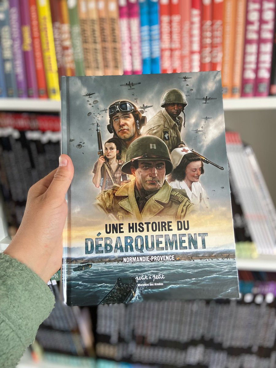 PETITAPETIT__'s tweet photo. 🪖 De retour en librairie ! 📚
Notre Docu-BD "Une histoire du débarquement Normandie Provence" est de nouveau disponible !
📘 À retrouver en librairie ou sur notre site juste ici 👉https://t.co/MTiATcDCJX
#BDHistorique #DocuBD #SecondeGuerreMondiale #Débarquement #BD #DDay https://t.co/8dWvfTKh3b