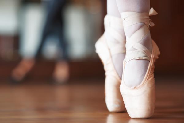 UA’s Dance Institute is proud to premiere Prima Dina the Ballerina, an original ballet created for young audiences and based on a story by Akron author Mary Ciesa. Catch this production May 9–10 at Sandefur Theatre, tickets available now! Learn more: bit.ly/4ly8Hj1