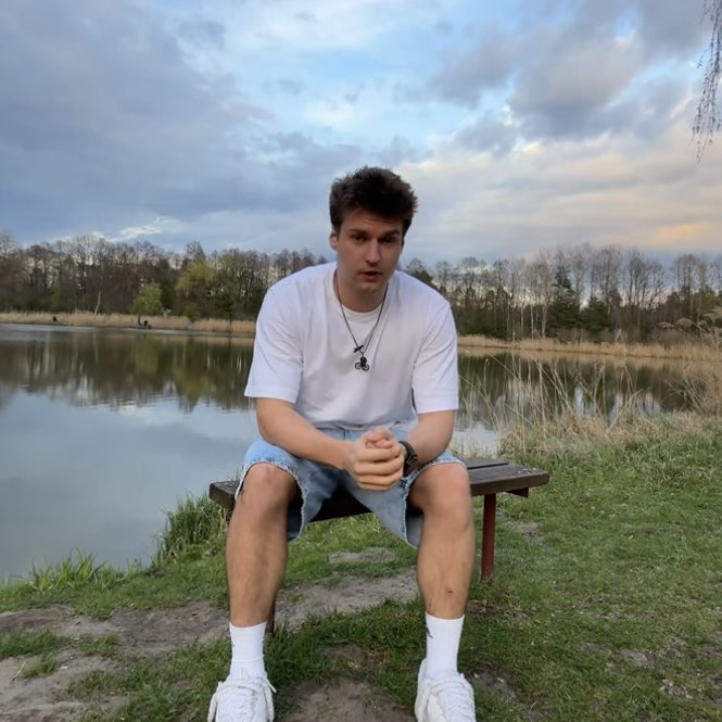 sopel_hdf's tweet photo. > 12 minut boże Julka kocham cb
> anyway jeśli chodzi o tę zmianę nazwiska już niedługo czekajcie na film
XDDDDDDDDDD CO TO JEST ZA UNIWERSUM #czajnik #czvjnik #btwjuliett #ostry https://t.co/9Czf9Lg4Yh