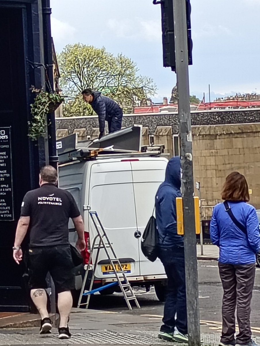 Vanfa11's tweet photo. l was sent this by a friend. Spotted today. Crazy, and if he fell, right onto a busy road.... If the fall don't get you, the traffic will. https://t.co/EWl6wD6L8T