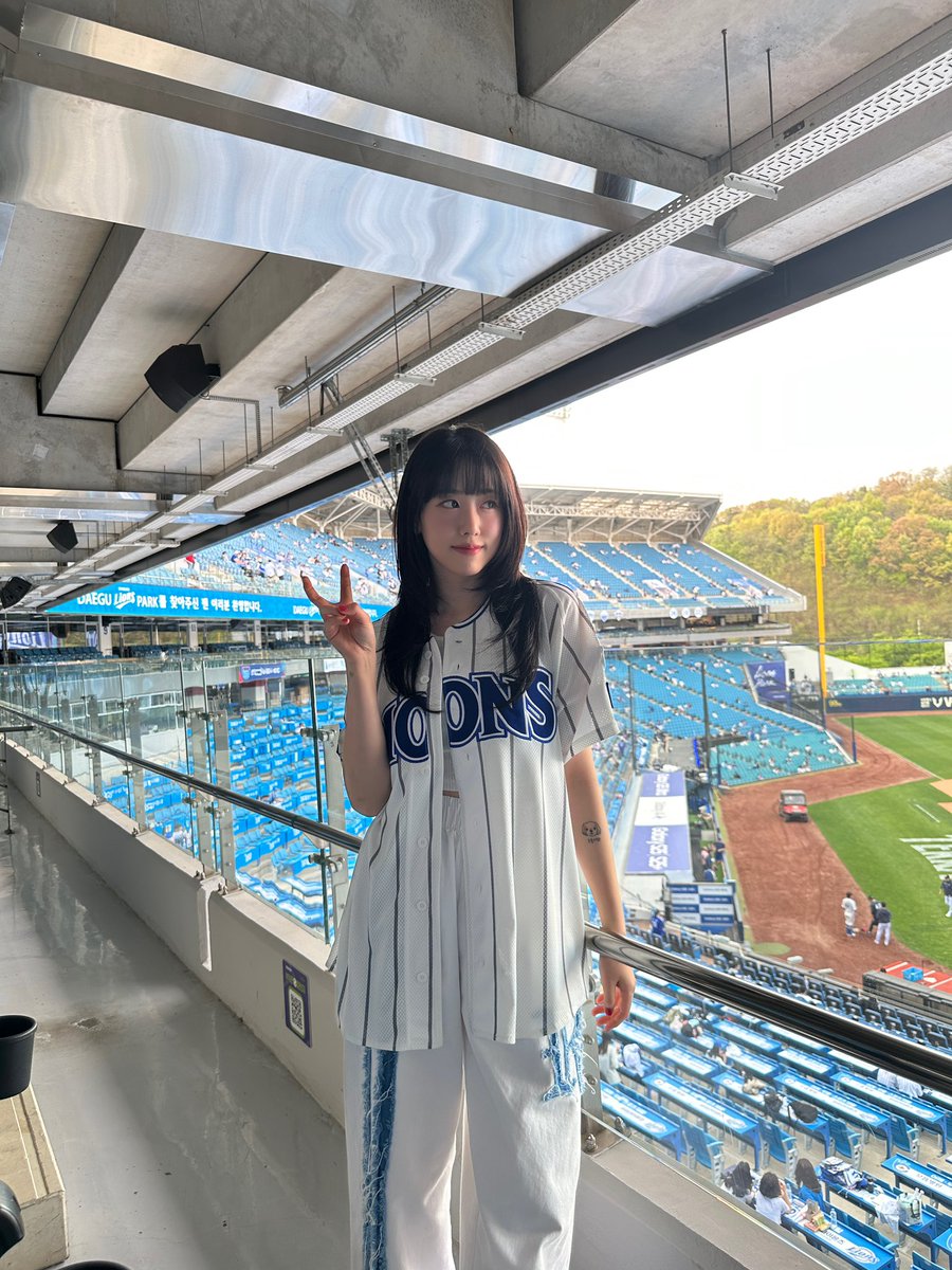 [#BORAMIYU]
⠀
2025 클래식시리즈 <삼성 라이온즈> 
보라미유가 애국가 &amp; 시구로 함께했습니다!
⠀
함께하게 되어 기쁘고 영광이었습니다. 💙
#최강삼성 .ᐟ.ᐟ.ᐟ 🦁⚾️
⠀
#보라미유 #애국가
#삼성라이온즈 #SamsungLions