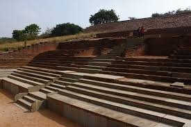 Areawiseorg's tweet photo. @MistralWeidel @Aurangzeb_1658 @suzukainfinite @Lalahfan @Realist_Bharat @InsightGL See here 2000 yr old amphitheatre of ancient India 😉 which our great ancestors used for drama performance and sports like bull fight and tiger fight 😂yes when chinese ancestors still crawling and doing ooga booga was there even comparison between ancient india and tribal china? https://t.co/Lmfich279e