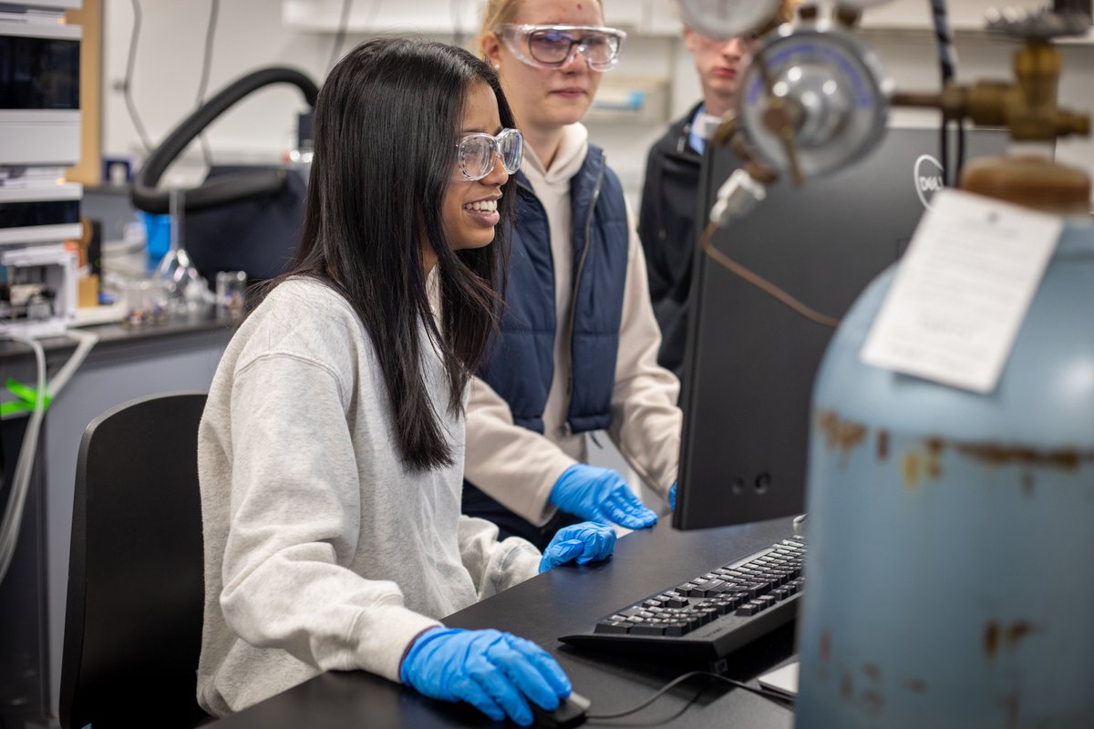 We’re going to space! NASA is sending Butler Chemistry students’ research on growing crystals in microgravity up to the ISS on an upcoming SpaceX launch. Learn more: bit.ly/3Rmn2RZ 🚀