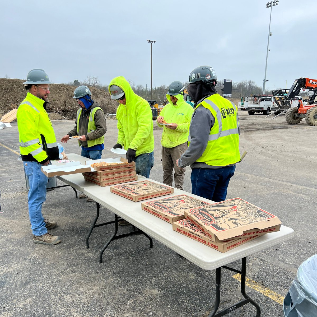 CongerBuilt's tweet photo. Nothing says “thank you” like a pizza party!
We brought lunch to our incredible subcontractors at the Badin Football Stadium project to celebrate their hard work and dedication. We are grateful for this crew!
@RAMSSPORTS
#BuildASolidFuture #CongerBuilt https://t.co/QqVFnY5KqK