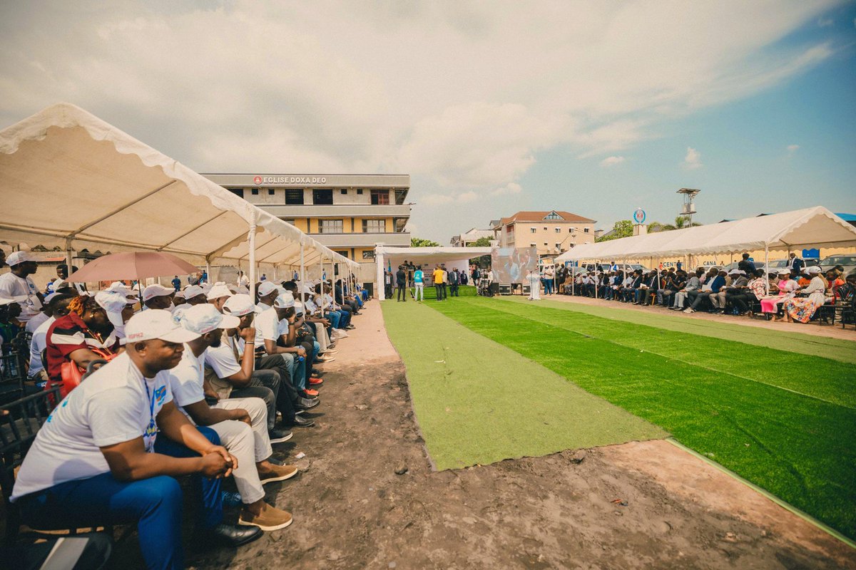 Recensement Général de la Population et l'Habitat (#RGHP2) en #RDC. 

La Première Ministre  lance officiellement la cartographie pilote dans trois sites. Ces travaux vont s’étendre sur l'ensemble du Pays en juillet avant le recensement proprement dit.

<a href="/INS_Rdcongo/">Institut National de la Statistique RDC</a> <a href="/PlanRdc/">Ministère du Plan et de la C.A.D 🇨🇩</a>