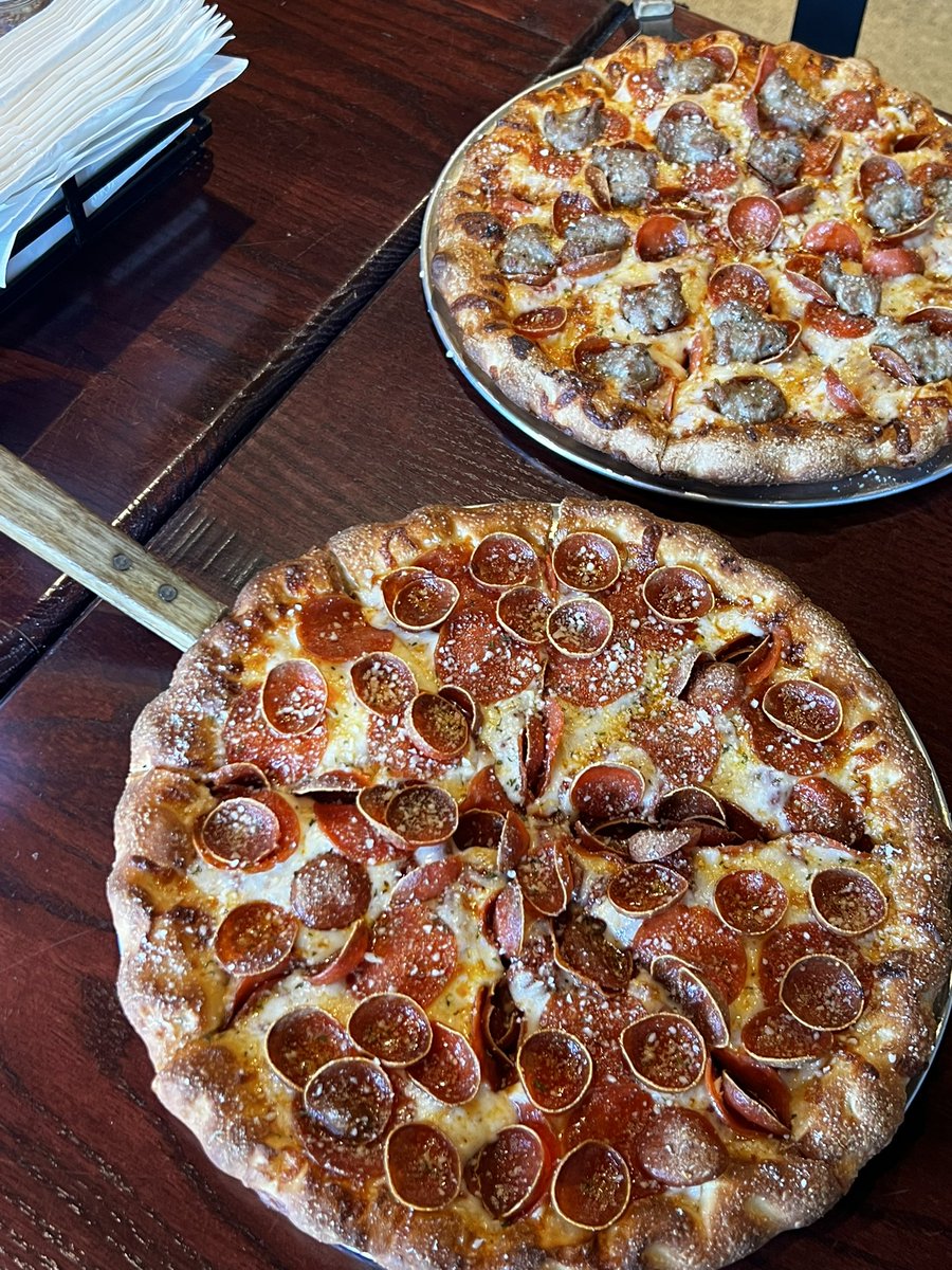 addisonjack's tweet photo. Great visit with @masterpizza in Strongsville this week to spend time with ORHA Board member Michael LaMarca #EatDrinkOhio @OHHeartofitAll @PizzaExpo https://t.co/14043WuZss