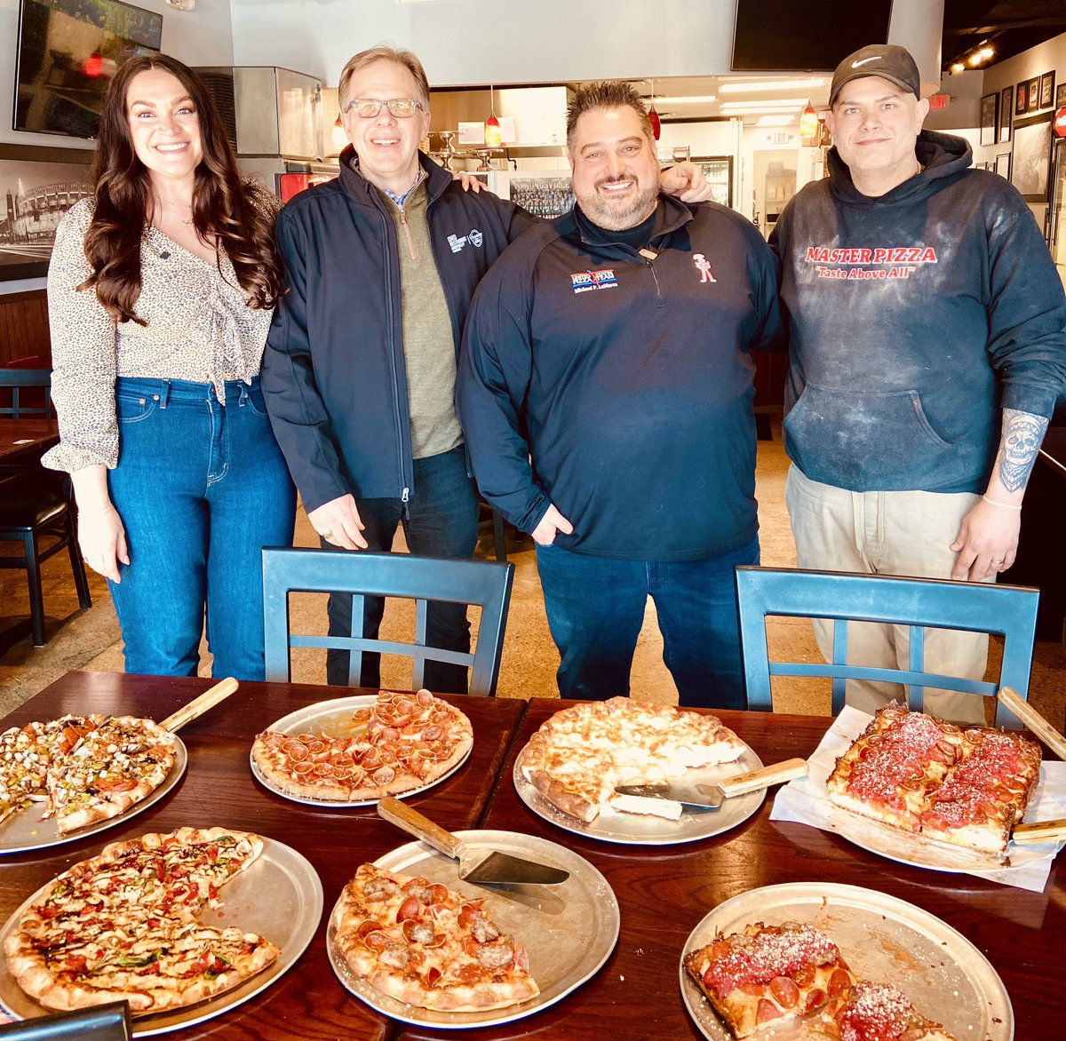 addisonjack's tweet photo. Great visit with @masterpizza in Strongsville this week to spend time with ORHA Board member Michael LaMarca #EatDrinkOhio @OHHeartofitAll @PizzaExpo https://t.co/14043WuZss