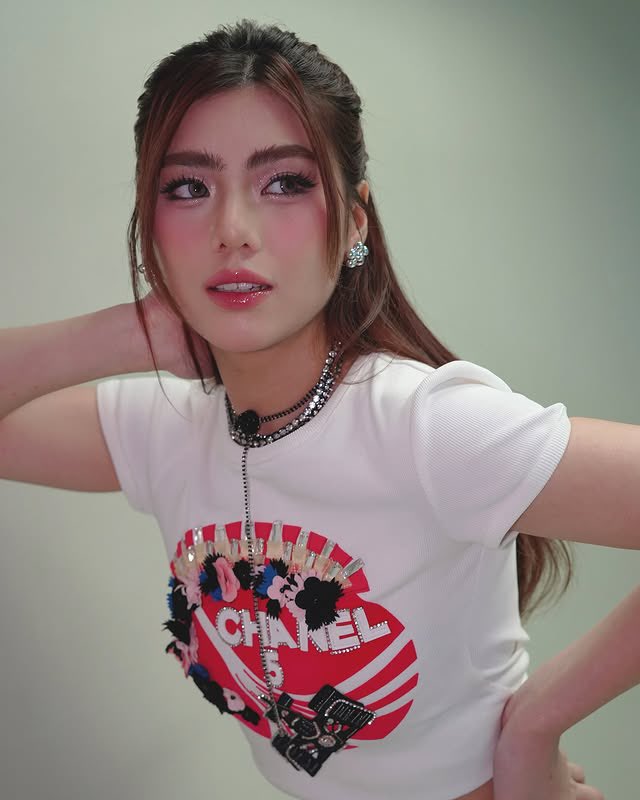 ۟ (@mikhasfeed) on Twitter photo 