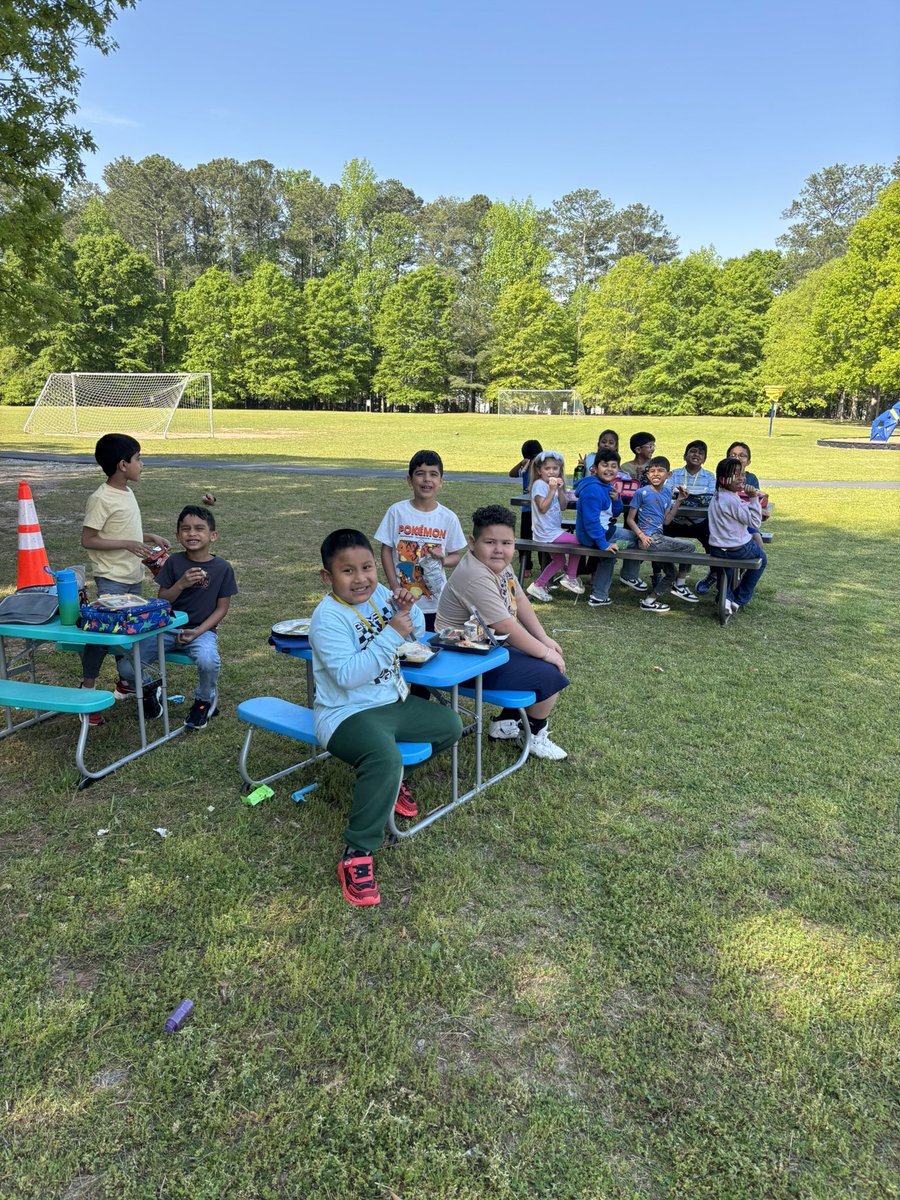 ClowerMOE tweet media