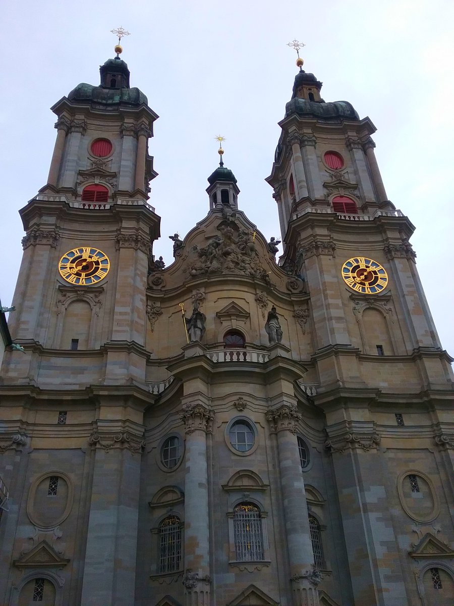 FlyingFlying62's tweet photo. #WorldHeritageDay #April18th  #icomos #DíaInternacionalMonumentosYSitios #18Abril  En #Helvetia tenemos algunos estupendísimos. #WorldHeritageSwitzerland Abadía de #StGallen #Schweiz https://t.co/HfSfRfb9sF