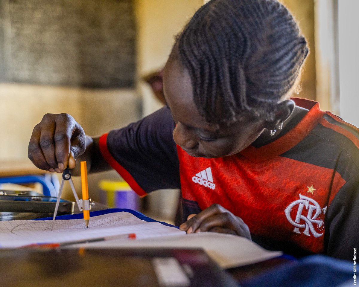 GPforEducation's tweet photo. 🚚 📚 No matter how challenging the way, this program delivers learning materials to children who need them the most.

🎒To leave no child behind, GPE and @WorldBankAfrica delivered over 300,000 education kits to students in remote and conflicted-affected areas in #Mali https://t.co/cFXD31UGrQ