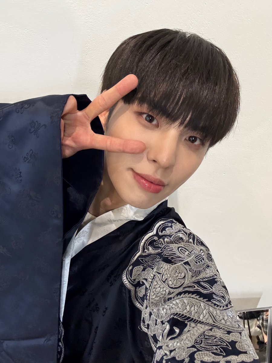 금욜 마무리 잘혀~~😚

#CIX #FIX #BX #이병곤 #병곤 #평픽사💙
